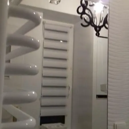 بيت خشبي Nad Jeziorem Rumian *